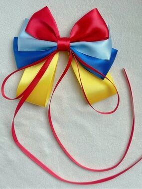 NWT-Disney Snow White 1-Piece Hair Clip w/Ribbon & Bow